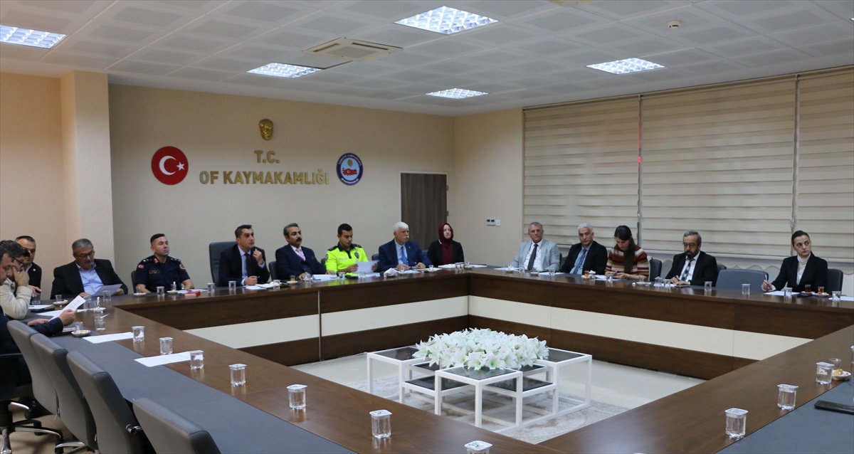 Of'ta kadına ve çocuğa yönelik şiddetle mücadele toplantısı Kaymakam başkanlığında yapıldı