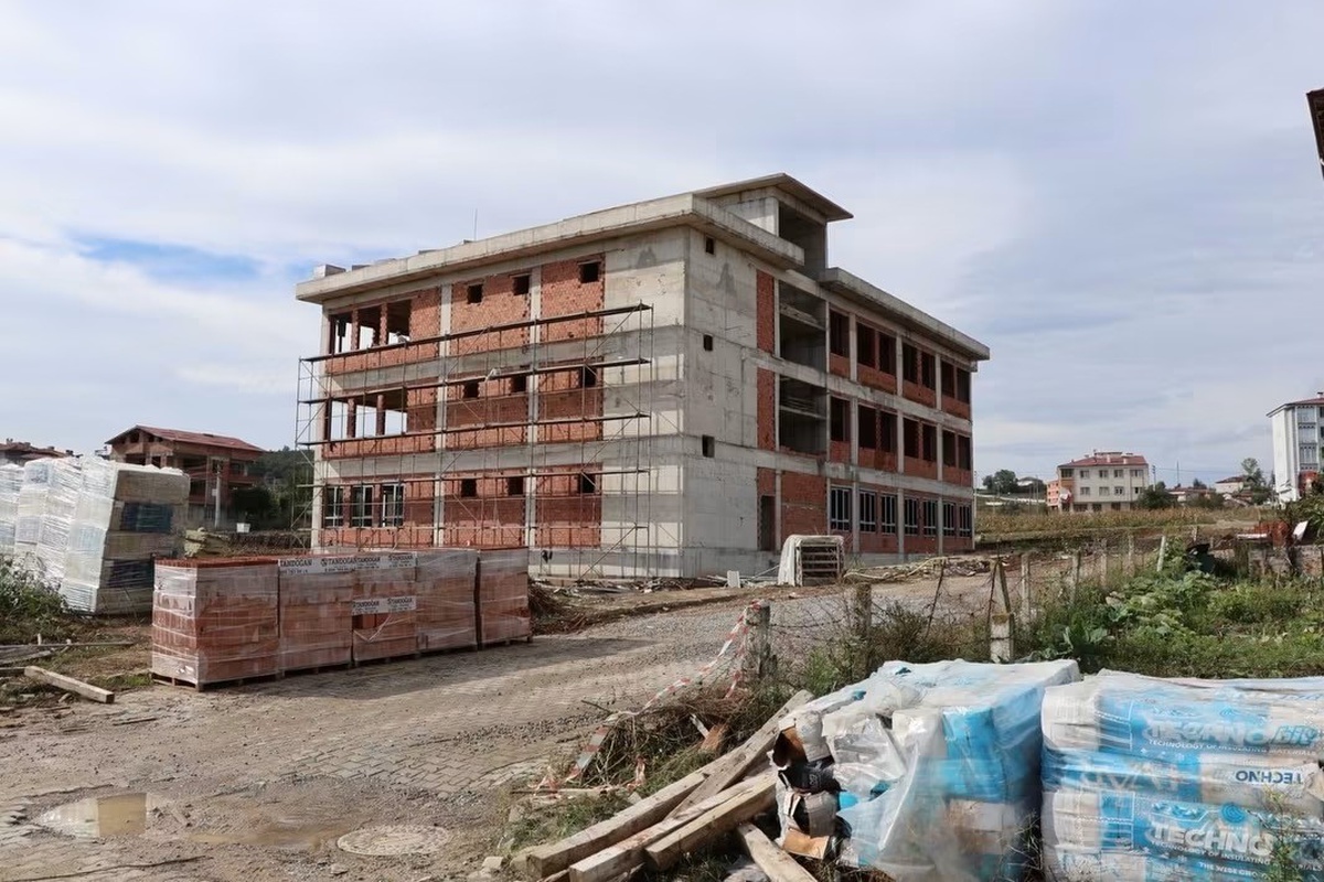Samsun Kavak'ta 16 derslikli ortaokul inşaatının yüzde 60'ı tamamlandı