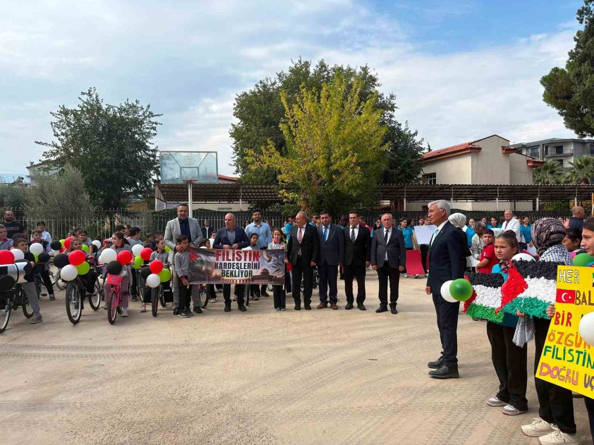 Sarıgöllü öğrencilerden Gazzeli çocuklar için anlamlı etkinlik