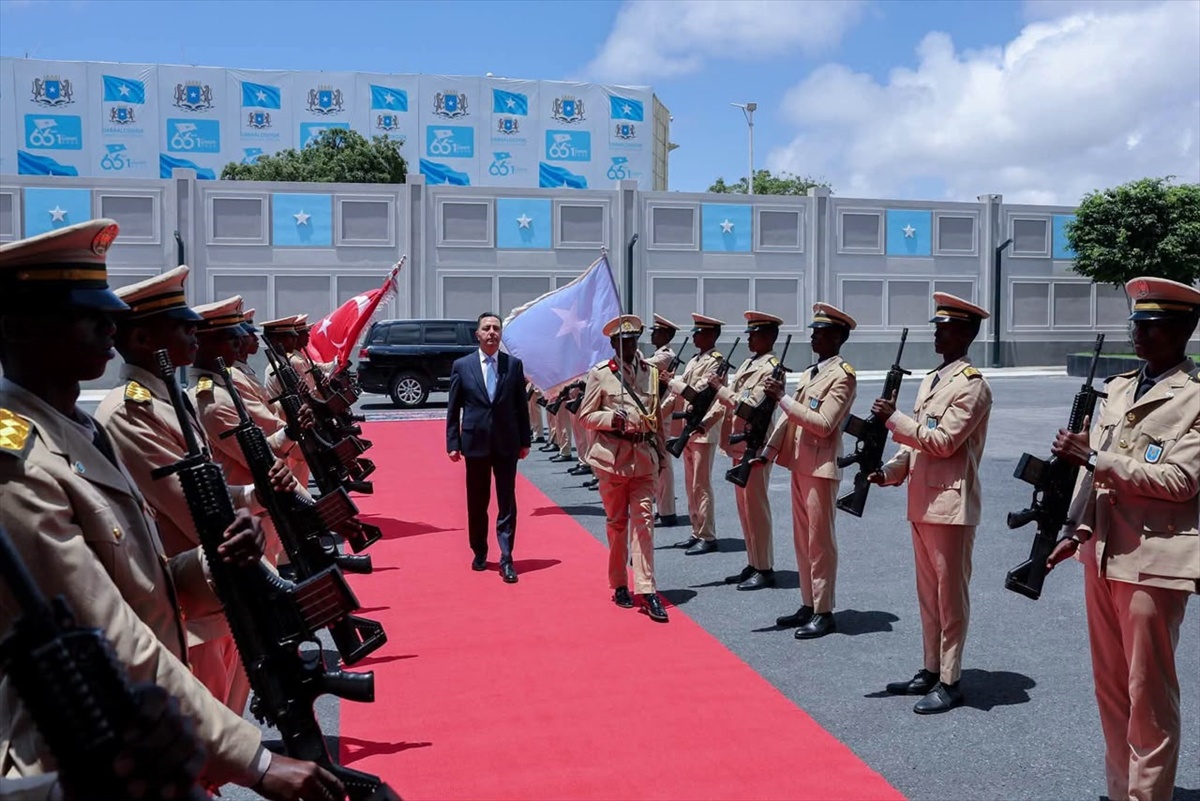 Somali Cumhurbaşkanı Mahmud, Türkiye'nin Mogadişu Büyükelçisi Alkan'ı kabul etti