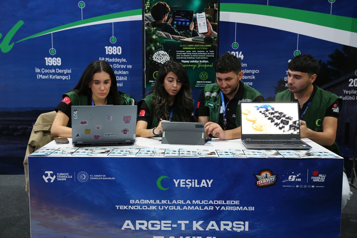 Üniversiteli öğrencilerden çocukların yapay zeka kullanımına 'DüşünAI' çözümü