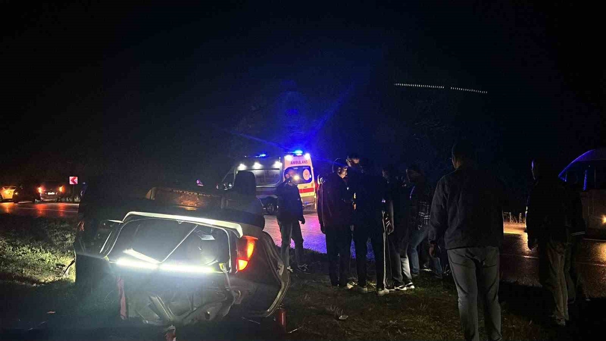 Zonguldak-Ankara karayolunda kontrolden çıkan otomobil takla attı, 2 kişi yaralandı
