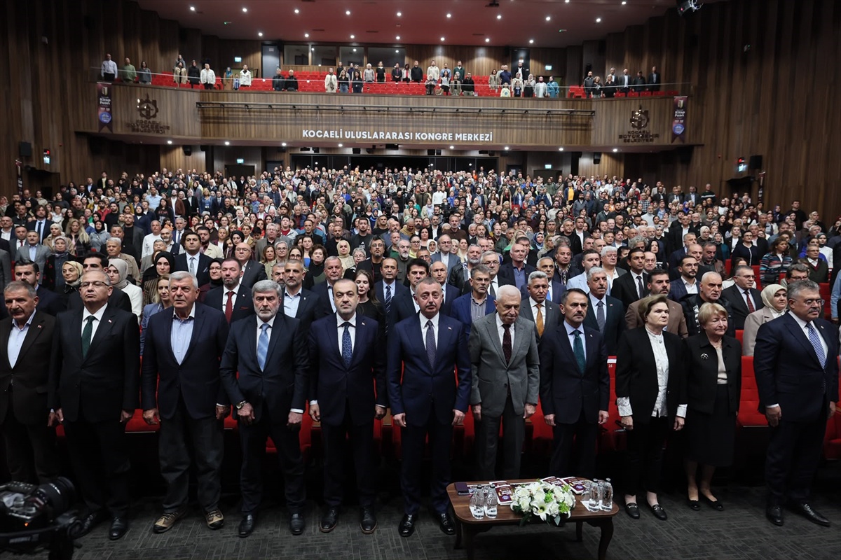 16. Kocaeli Kitap Fuarı 'Romanların ve Hatıratların İzinde' temasıyla açıldı