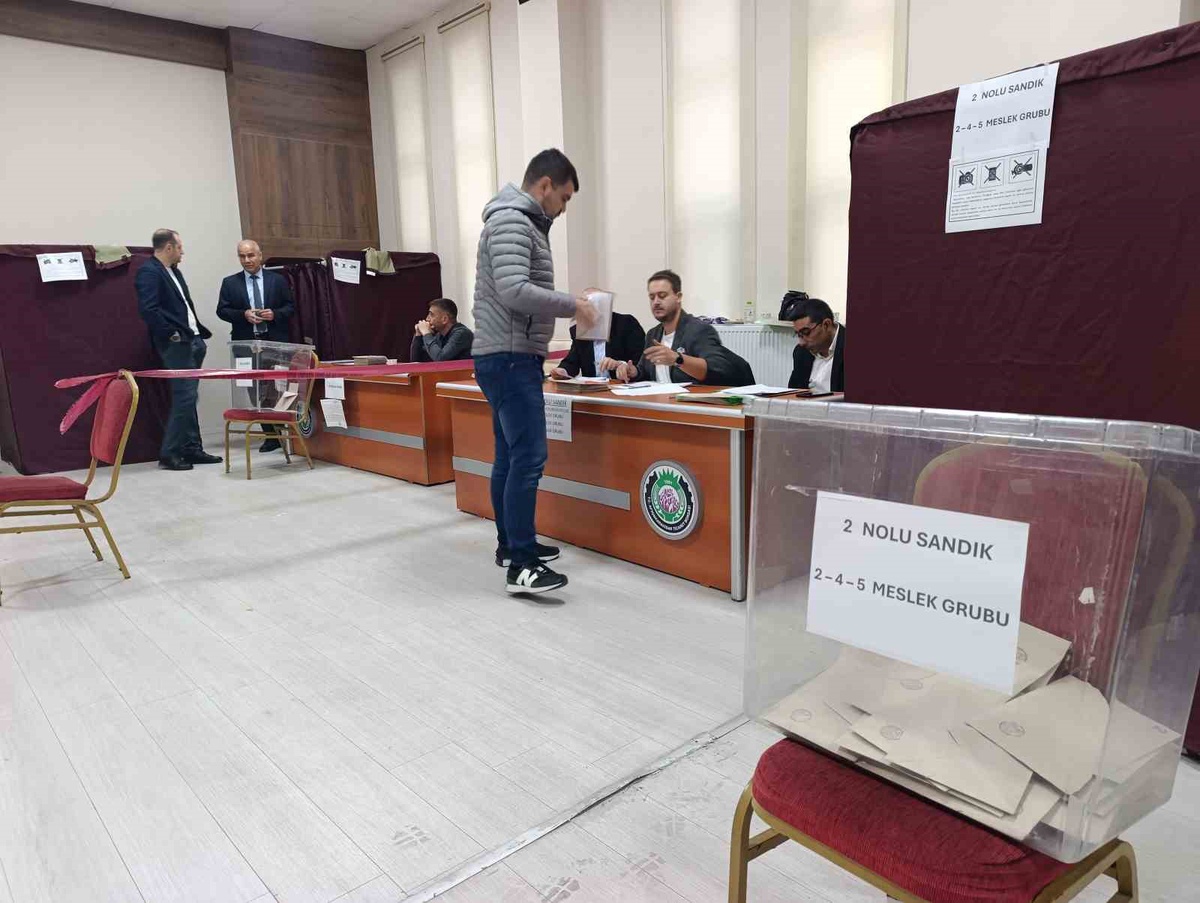 Afyonkarahisar Ticaret Borsası'nda Mühsürler ile Genç başkanlık için yarışıyor