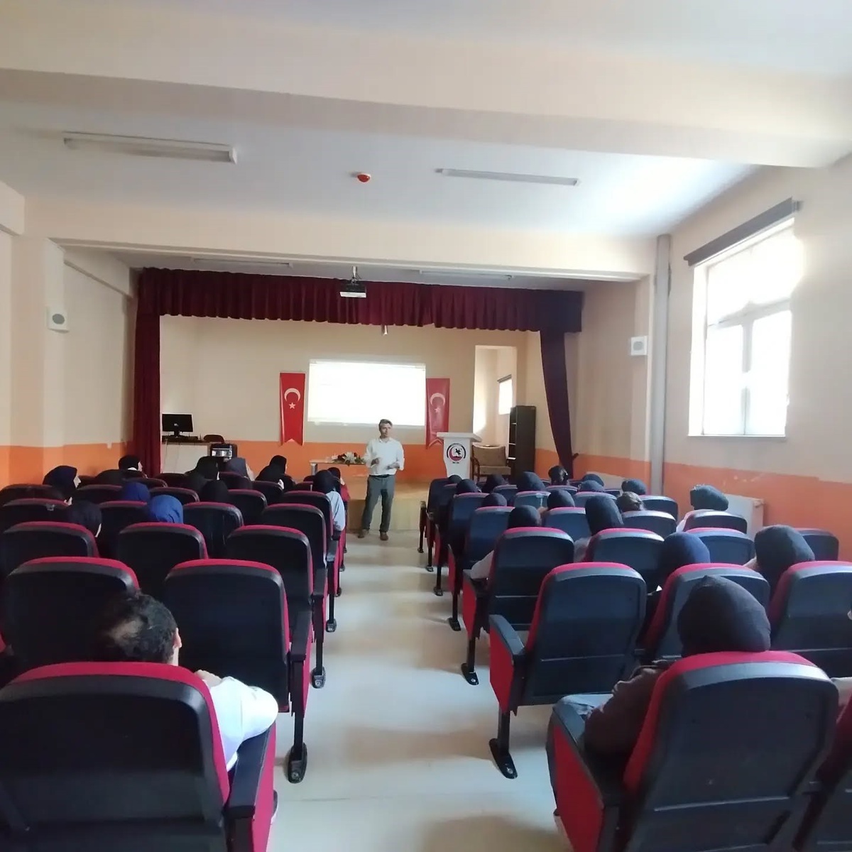 Bayburt'ta 12. sınıf öğrencilerine YKS tercih süreci ve koçluk sistemi anlatıldı