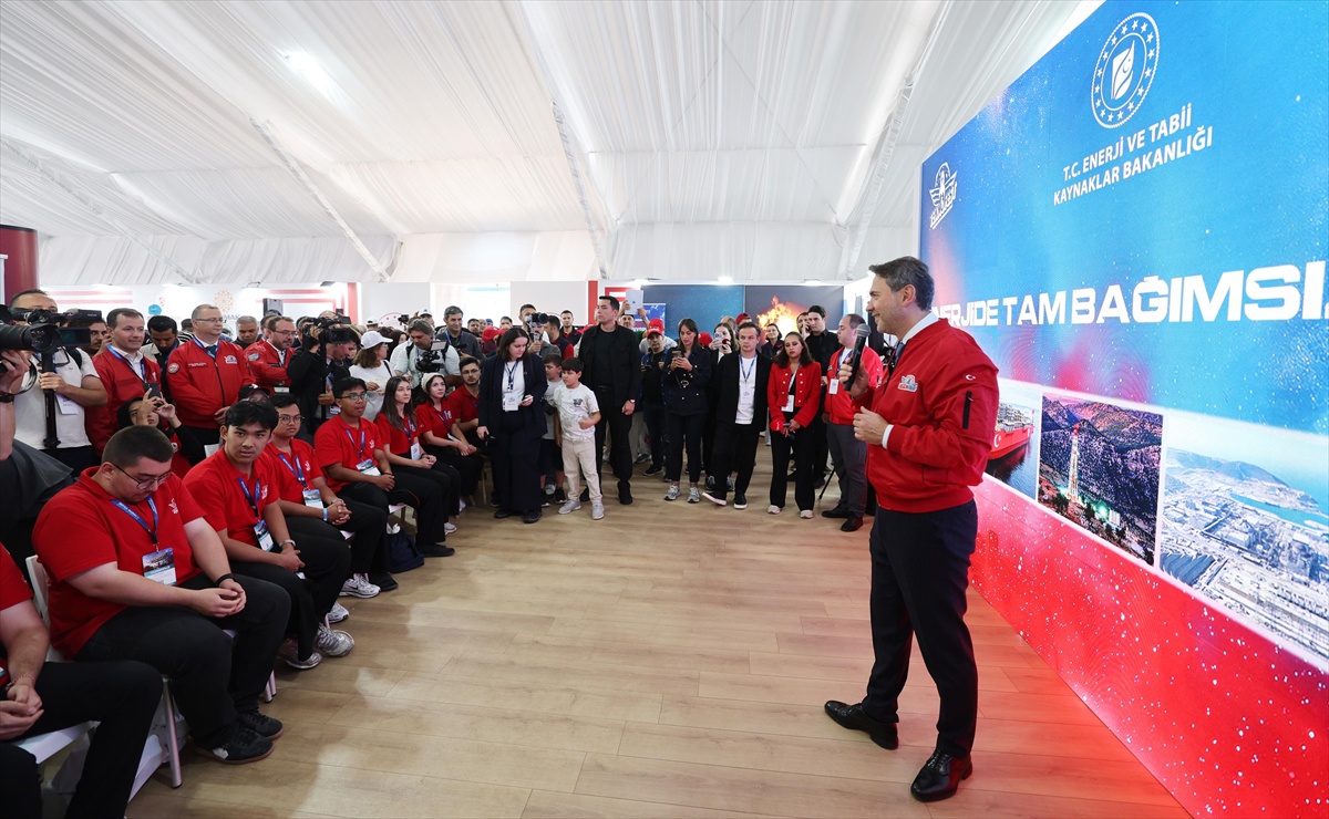 Bayraktar TEKNOFEST'te SMR kanunu için bütçe sonrası Meclis takvimini açıkladı