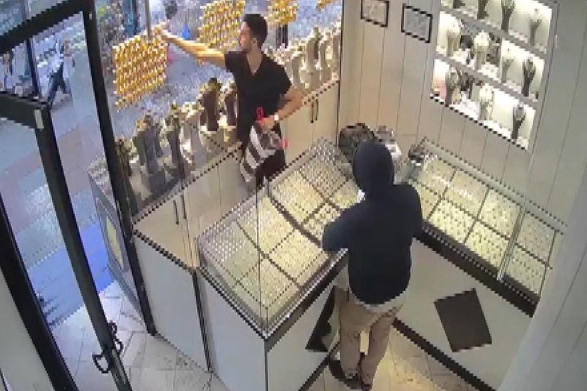 Hırsız kuyumcuyu kandırdı sandı! Asıl sürprizi kaçınca yaşadı