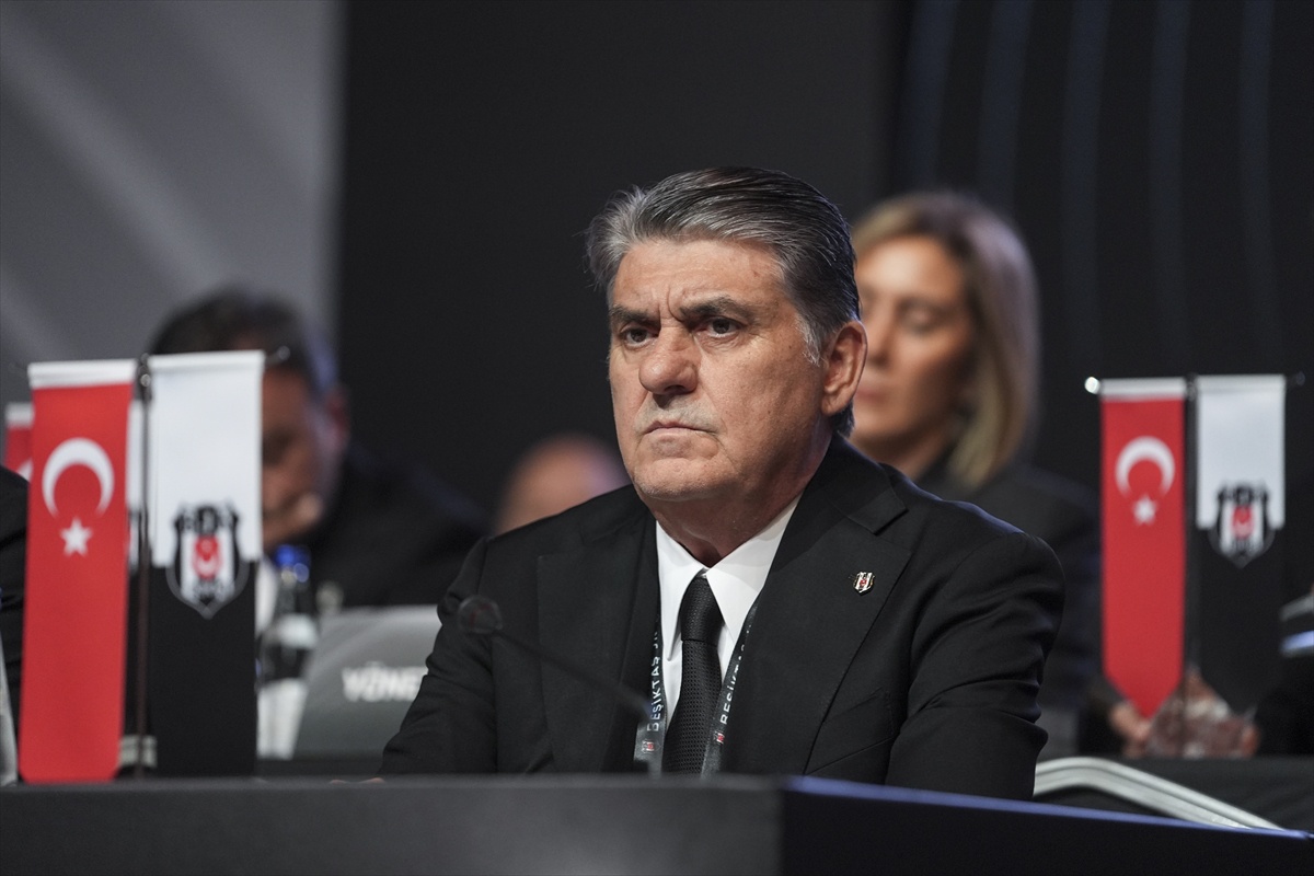 Beşiktaş Kulübü genel kurulu başladı, divan başkanlığına Özkan Burak Özmen seçildi