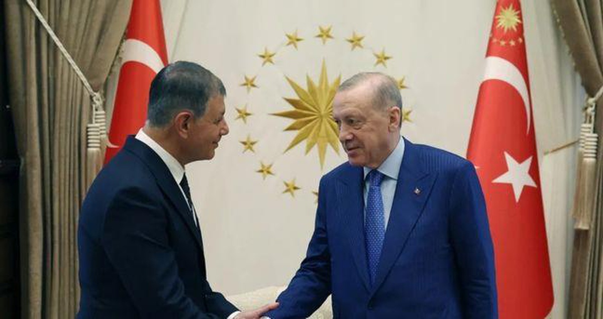 Cemil Tugay AK Parti'ye mi geçiyor? İzmir Büyükşehir Belediye Başkanı AK Parti'ye mi geçiyor?