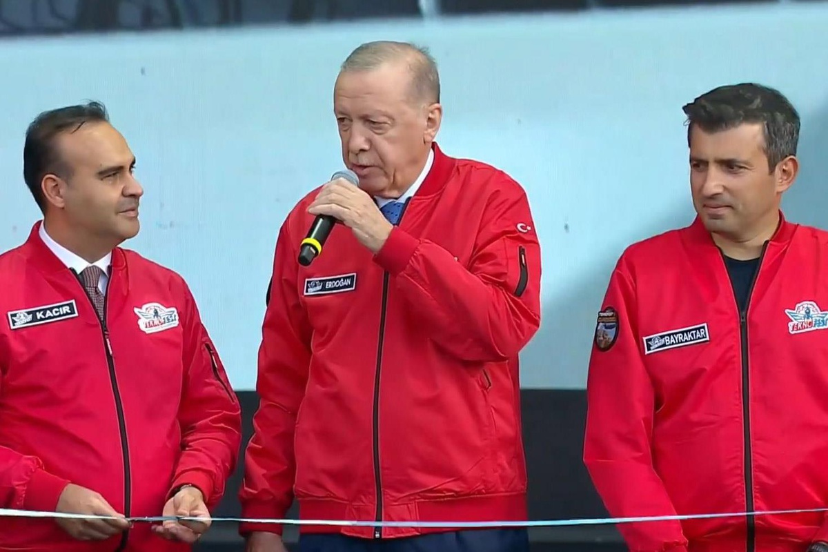 Cumhurbaşkanı Erdoğan 'Şanlıurfa'dan türkü yok mu?' dedi, açılan eser alanı coşturdu