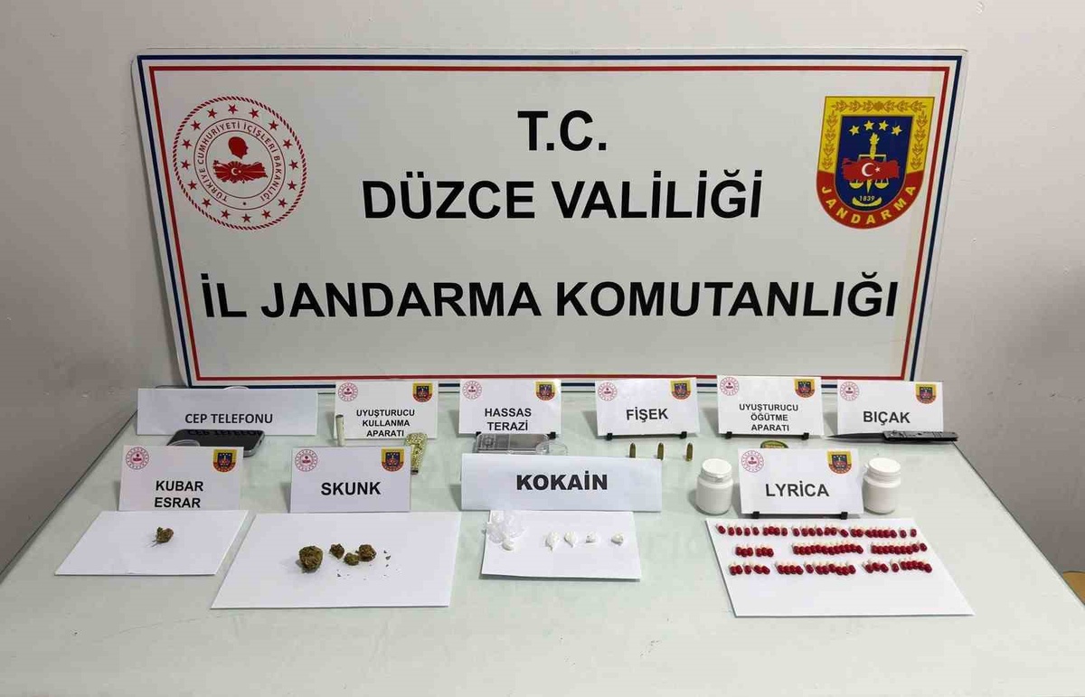 Düzce'de jandarma operasyonunda uyuşturucu satıcısı 1 kişi tutuklandı
