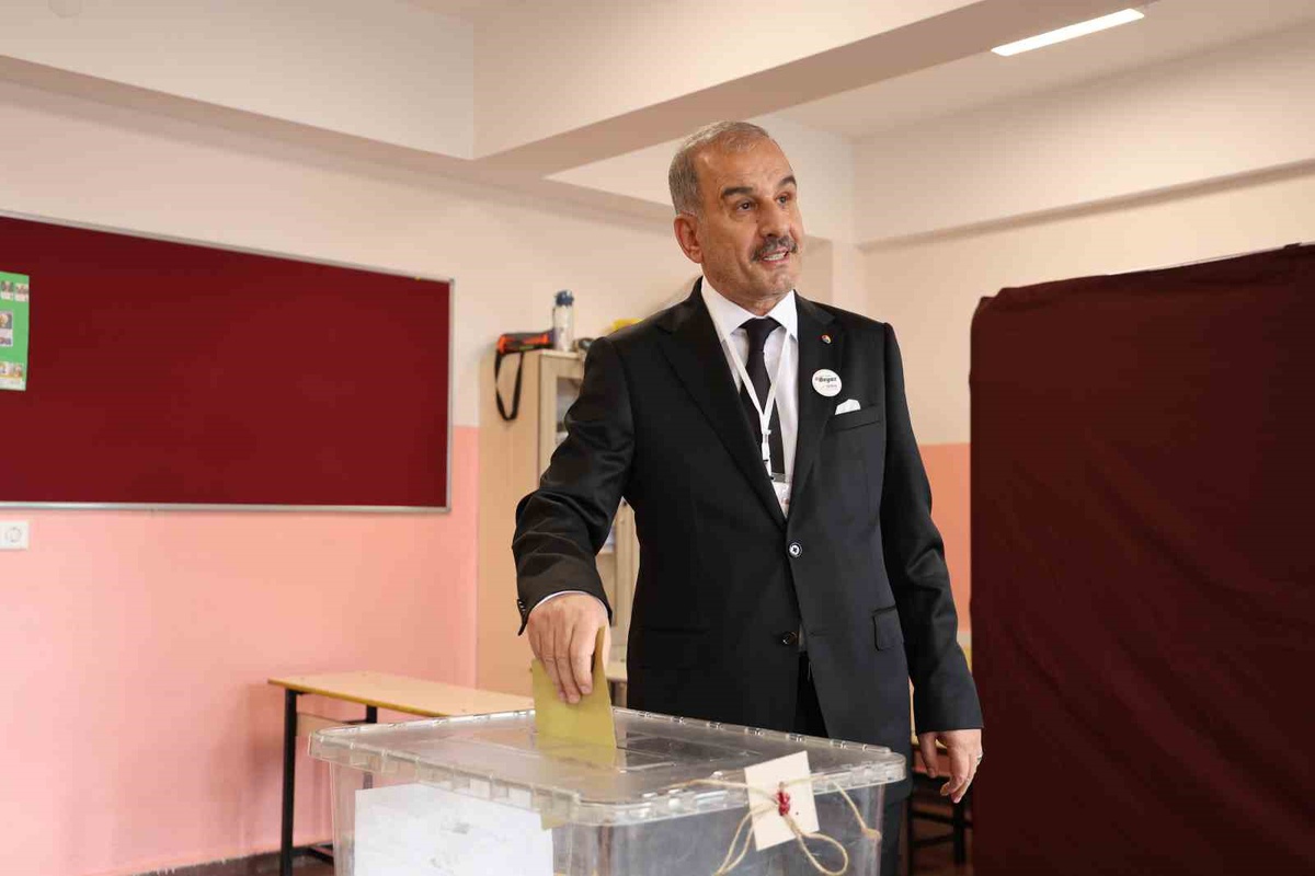 Elazığ TSO organ seçimlerinde meslek komitesi ve meclis üyeliği için oy verme başladı