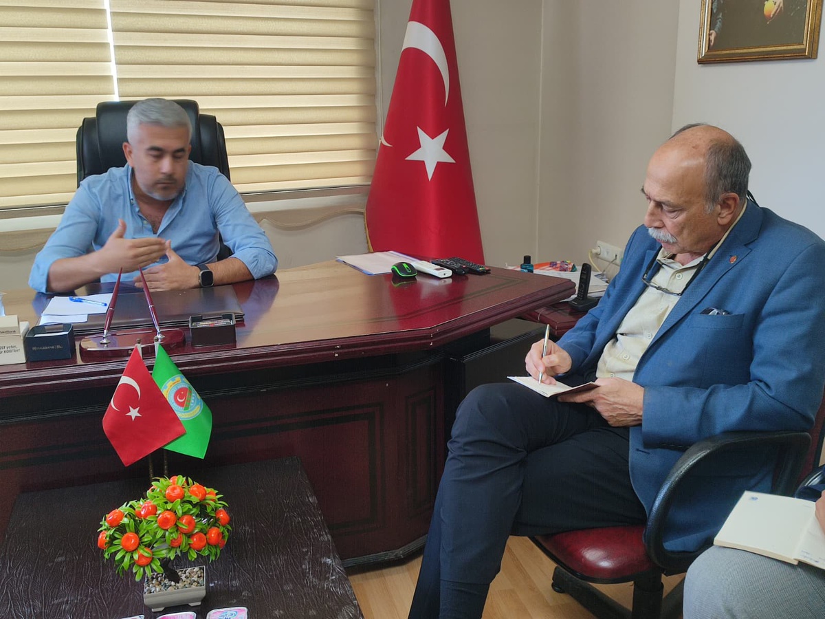 EMEP yöneticileri Erzin Ziraat Odası'nda narenciye üreticilerinin sorunlarını dinledi