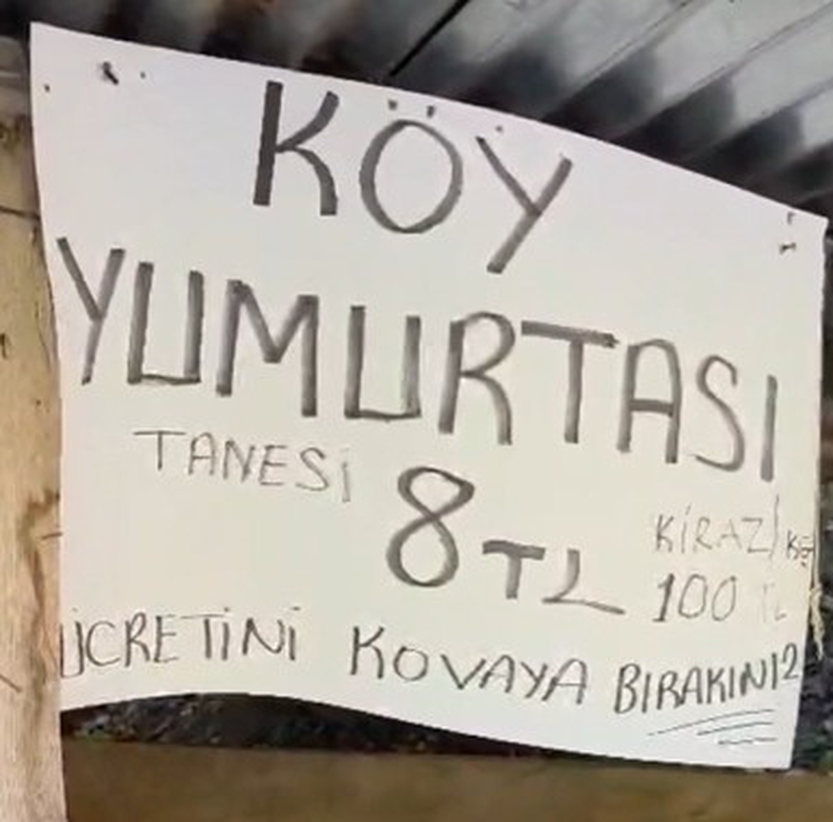Erzurum İspir'de yol kenarındaki satıcısız tezgâhta 260 TL kovaya bırakıldı