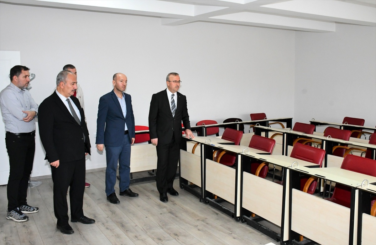 Eskişehir Milli Eğitim Müdürü Aydın, YEĞİTEK ve Ölçme Değerlendirme Merkezi'ne gitti
