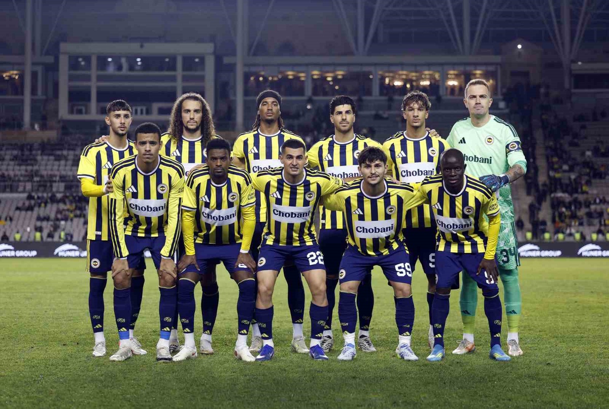 Fenerbahçe, Bakü'de Turan Tovuz'u 2-0 yendi, Greenwood kırmızı kart gördü