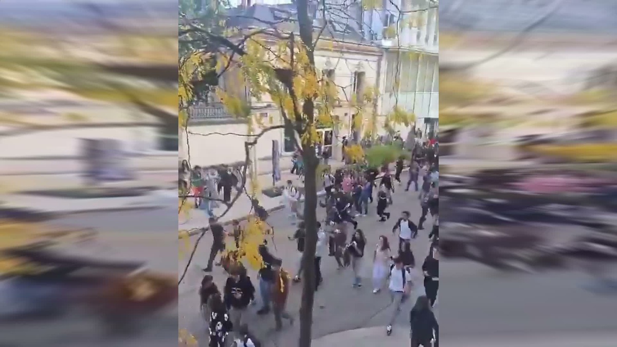 Fransa'da lise protestolarında yaklaşık 5 bin kişi gözaltına alındı, 400 lise kapandı