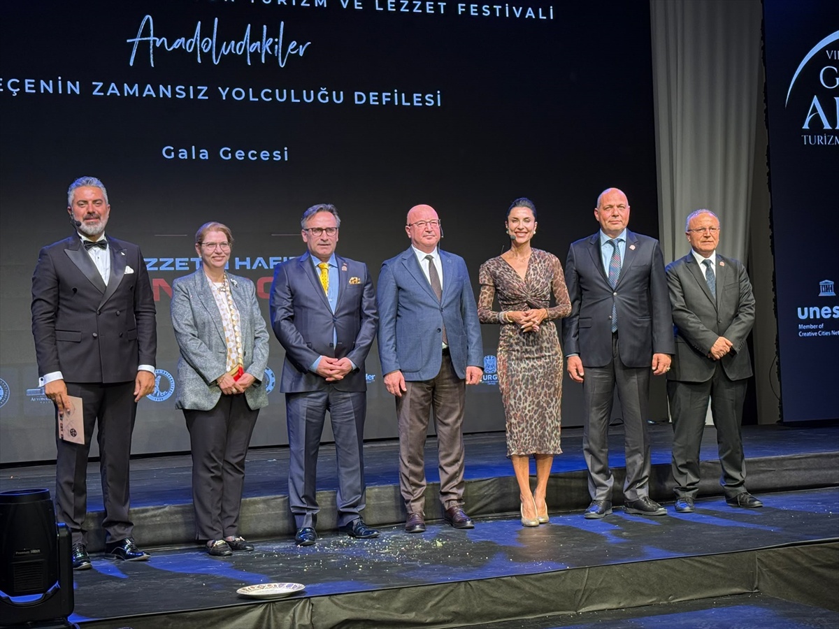 Gastro Afyon festivalinde Türk Mutfak Kültürü Atlası ve Ansiklopedisi tanıtıldı