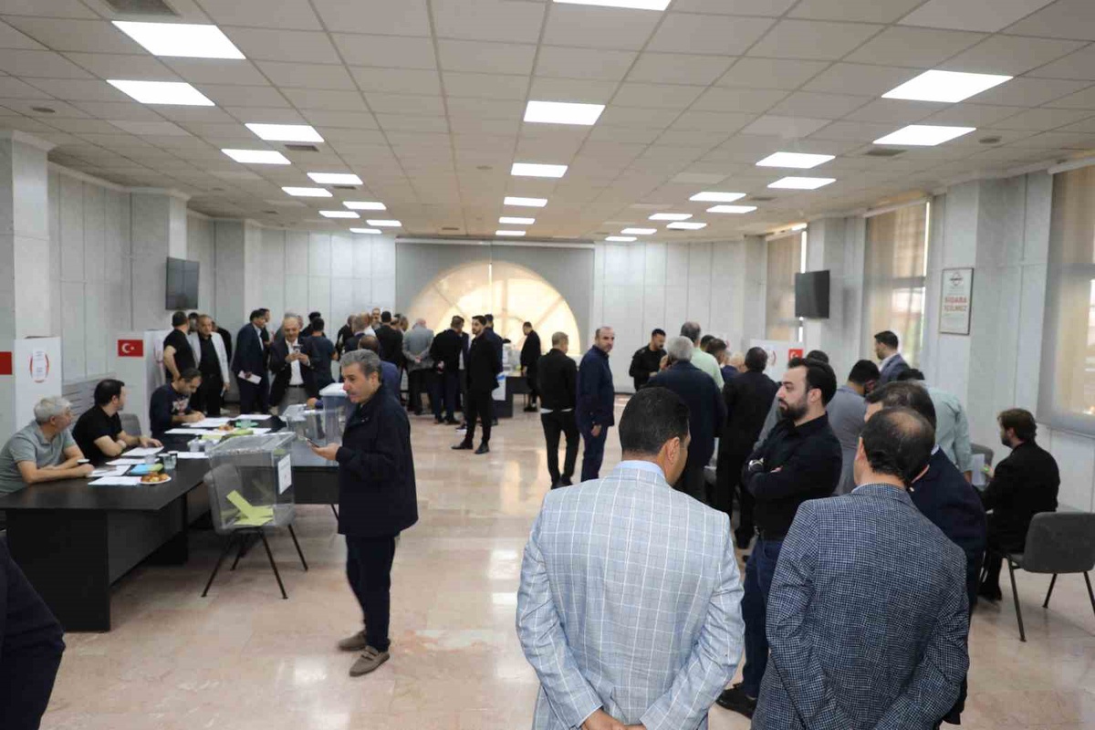 Gaziantep Ticaret Borsası'nda 1137 üye meslek komitesi seçimi için oy veriyor