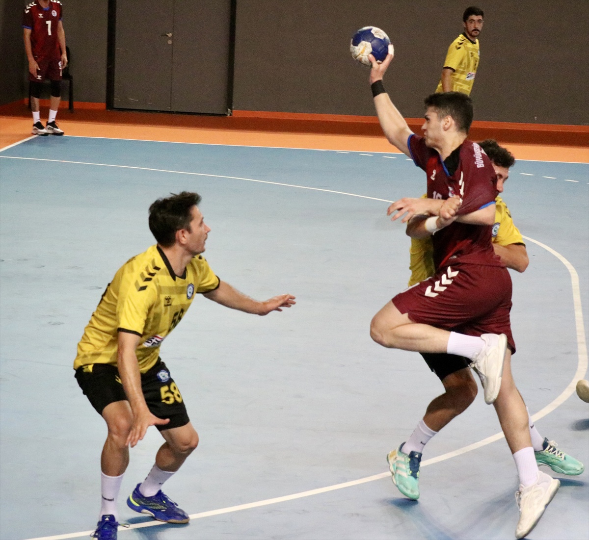 Hentbol Erkekler Süper Lig'de Trabzon Büyükşehir Belediyespor, Beykoz'u 39-37 yendi