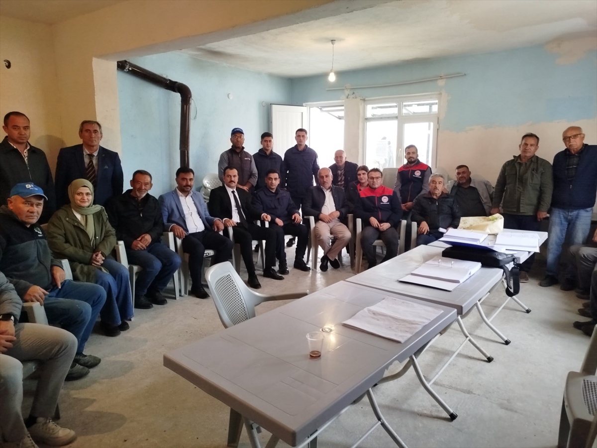 Karakeçili Kaymakamı Mert, Sulubük'te arazi toplulaştırması hakkında bilgi aldı