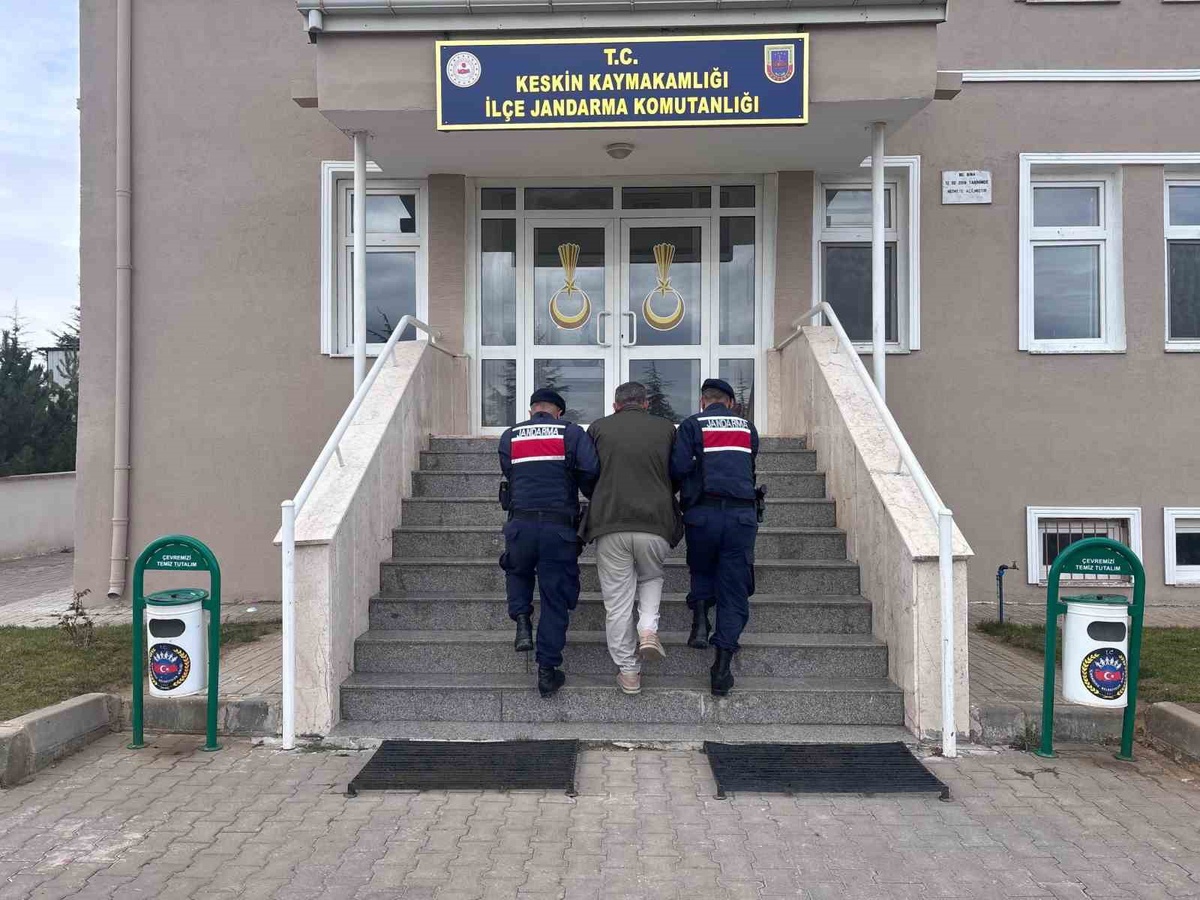 Kırıkkale'de operasyonda biri 13 yıl 6 ay cezalı 2 hükümlü tutuklandı