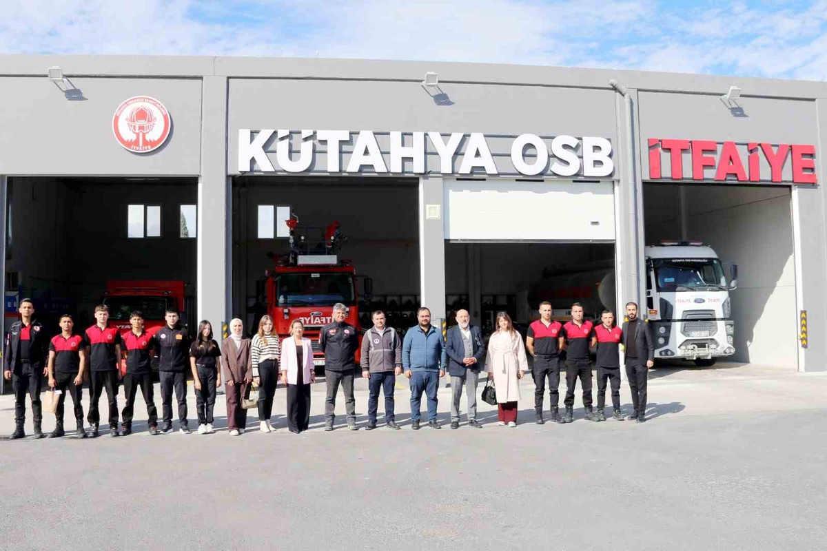 Kütahya OSB itfaiyesi, İtfaiye Haftası'nda öğrenciler tarafından ziyaret edildi