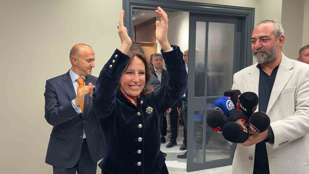 KUTSO'da Esin Güral Argat'ın Turuncu Listesi 15 meslek komitesini de kazandı
