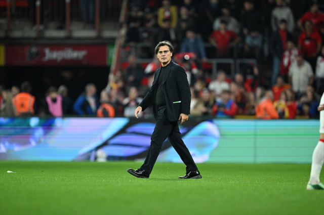 Montella'ya istifa tezahüratları