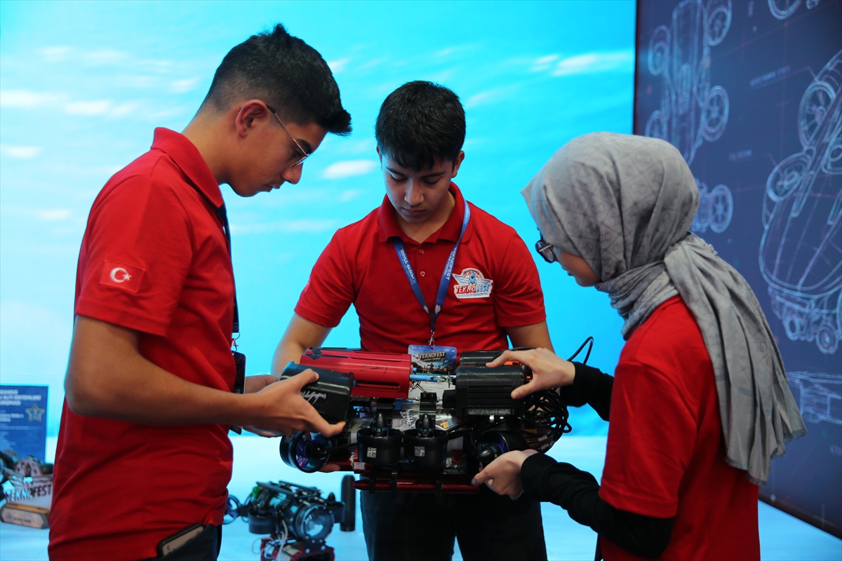 Osman Ulubaş Kayseri Fen Lisesi KFLROV Takımı TEKNOFEST’te birinci oldu