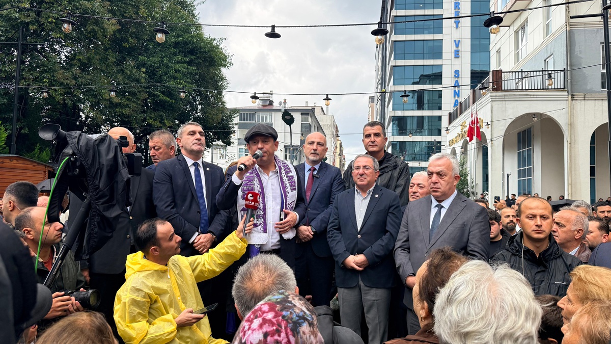 Özgür Özel Artvin'de 15 Kasım seçimini ve adil düzen hedefini anlattı
