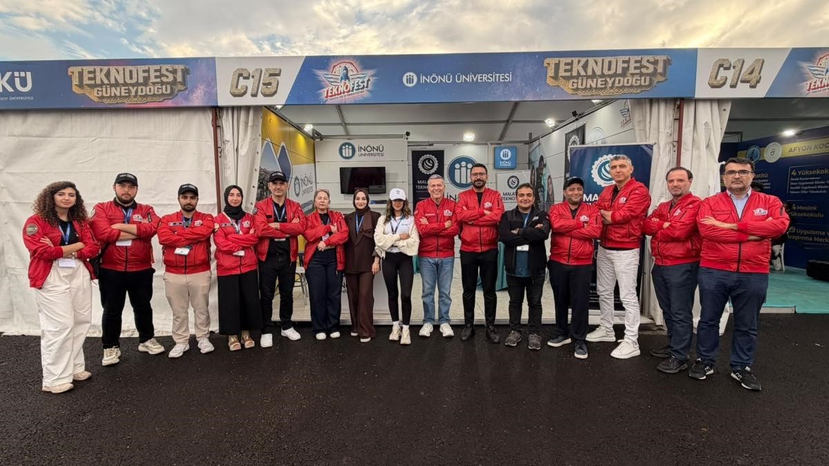 Şanlıurfa'daki TEKNOFEST Güneydoğu'da İnönü Üniversitesi standı rektörleri ağırladı
