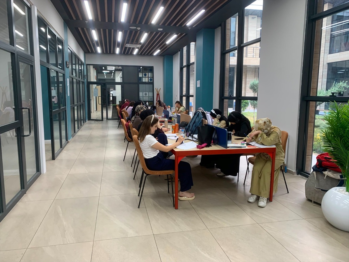 Sason'da YKS'ye hazırlanan öğrencilere destekleme ve yetiştirme kursları başlatıldı