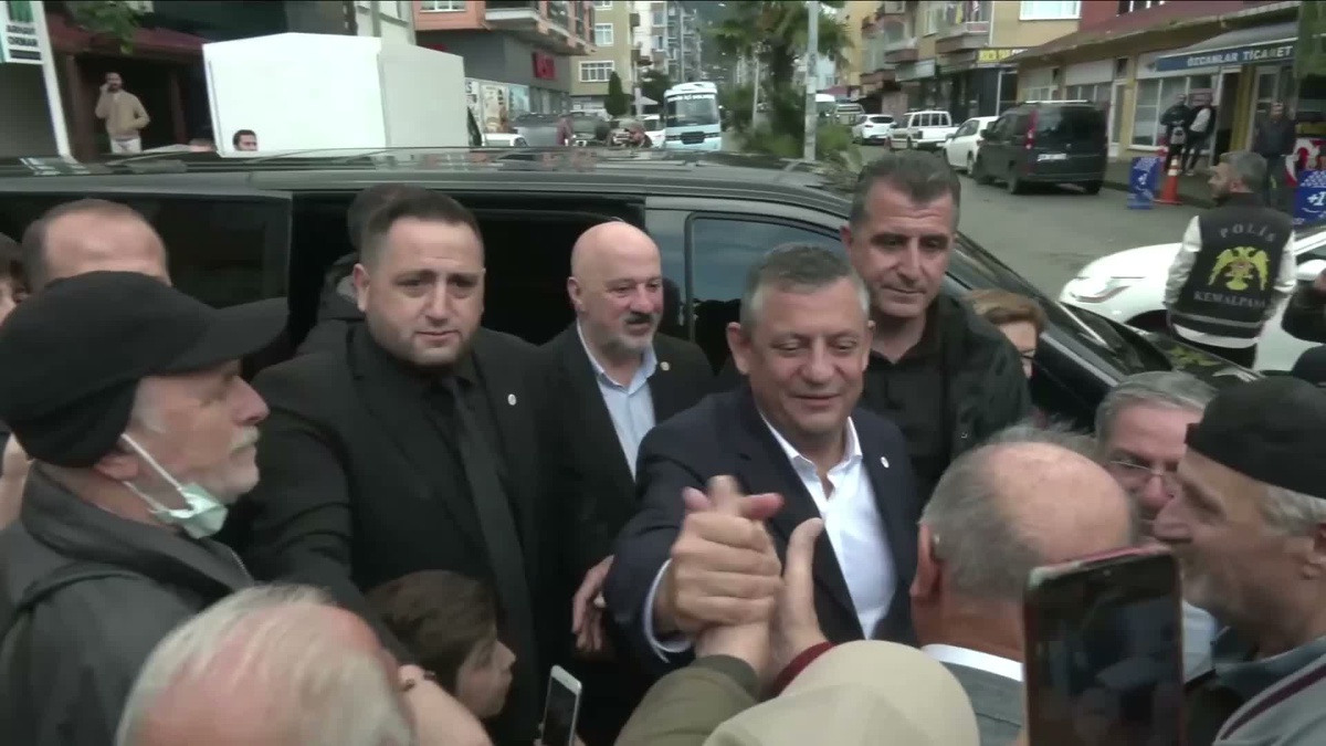 YENİ Parti Genel Başkanı Özel Arhavi'de gıda enflasyonunun yüzde 35 olduğunu söyledi
