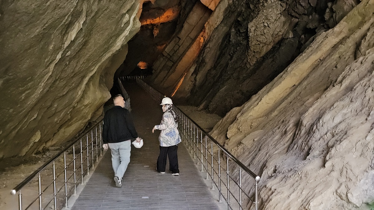 Zonguldak'taki Gökgöl Mağarası 10 günlük onarımın ardından yeniden ziyarete açıldı