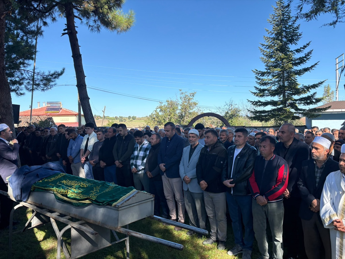 73 yaşındaki Kıbrıs Gazisi Nevzat Yılmaz, Vezirköprü'de son yolculuğuna uğurlandı