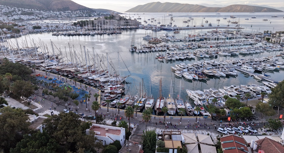 9. Uluslararası Bodrum Yarı Maratonu'na 23 ülkeden 2 bin 500 sporcu katıldı