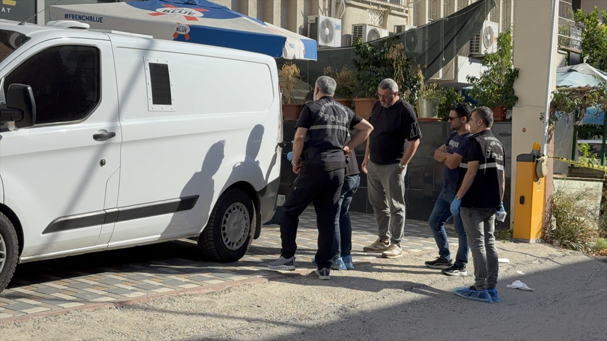 Adana Seyhan'da silahlı saldırıda esnaf öldü, yanındaki kişi yaralandı