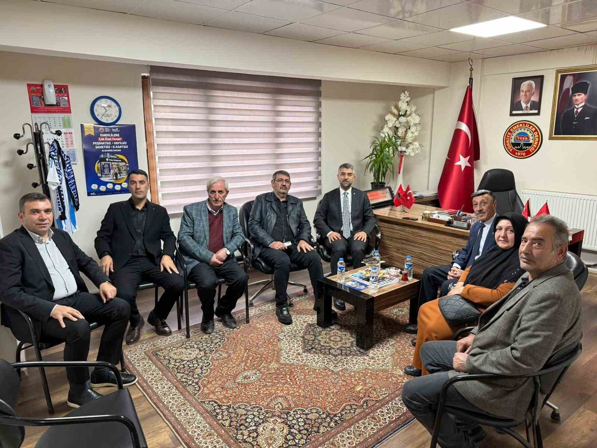 AK Parti Erzurum İl Başkanı Küçükoğlu, emeklilere TOKİ nezdinde girişim sözü verdi
