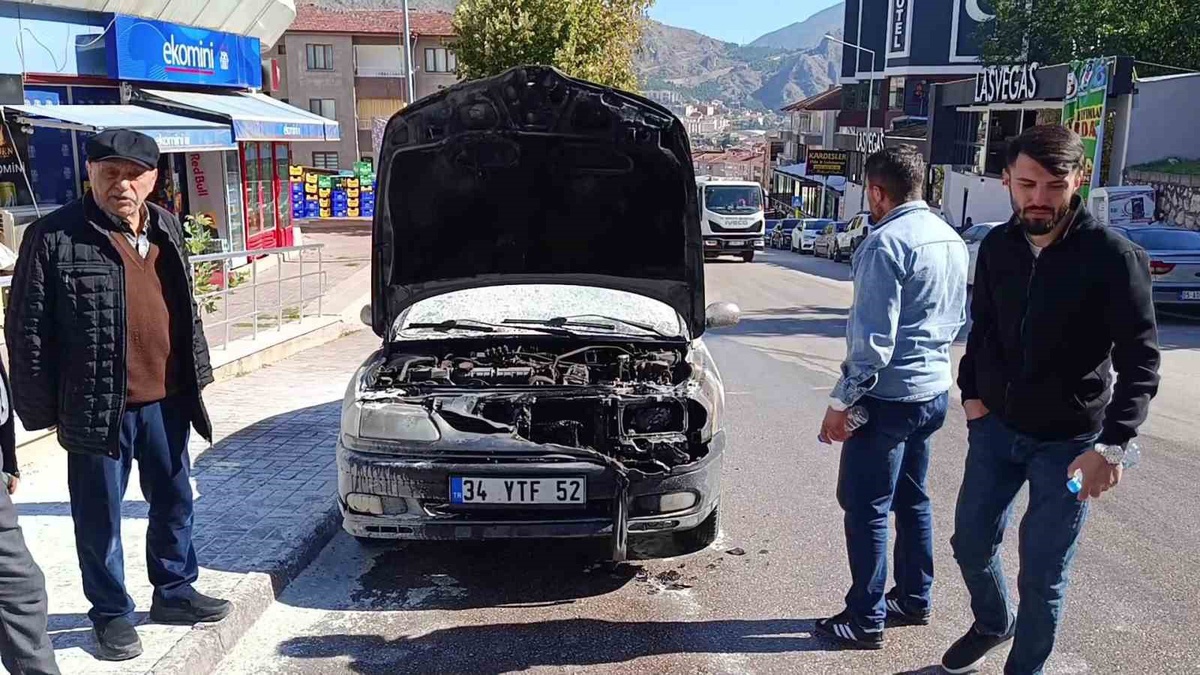 Amasya'da KPSS'ye giren gencin otomobili polis müdahalesiyle yanmaktan kurtuldu
