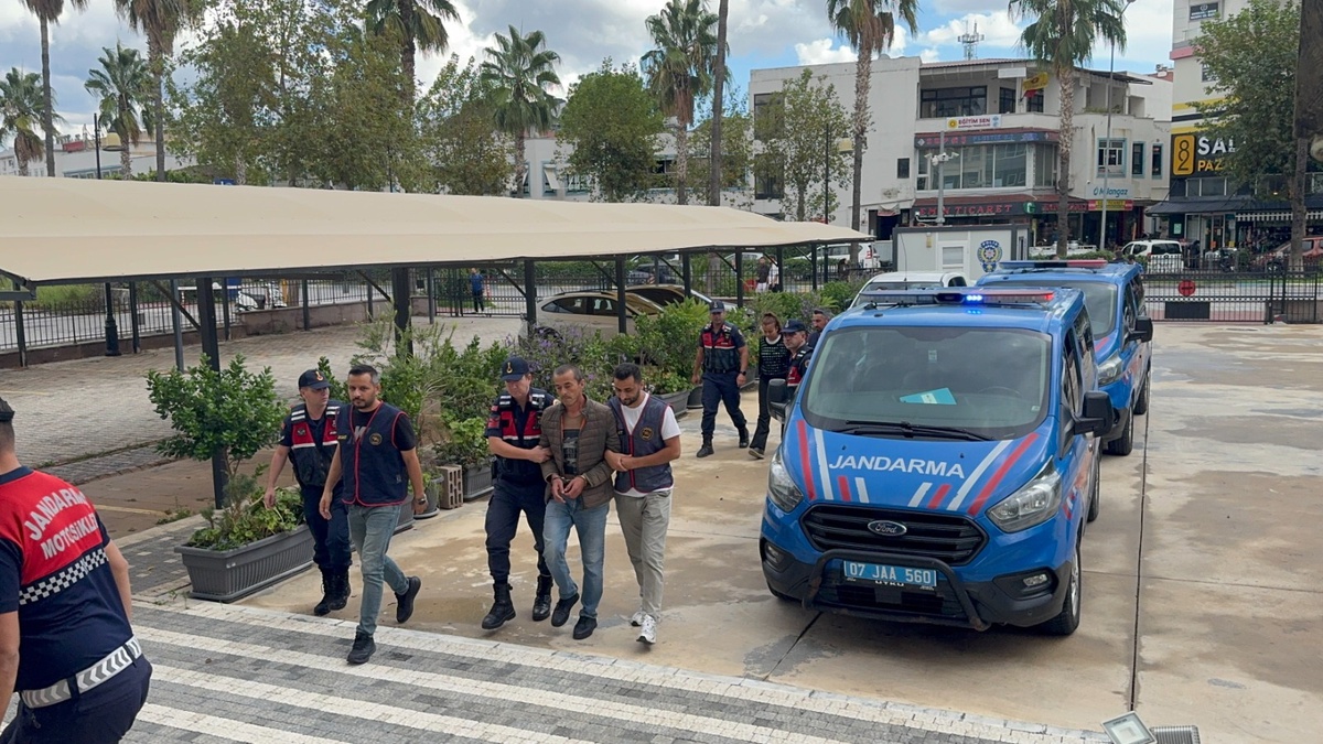 Antalya Gazipaşa'da Yasin Erdem Bayır'ı bıçaklayarak öldüren baba ile kızı tutuklandı