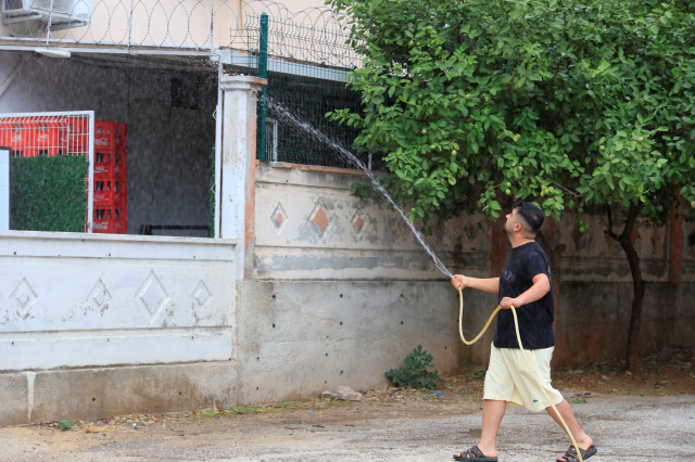 Antalya'da 5 katlı binada yangın çıktı