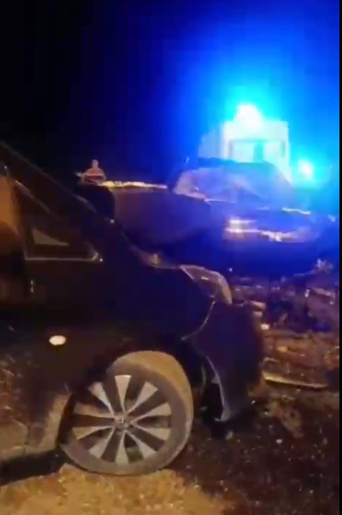 Ardahan Posof'ta kafa kafaya çarpışan 2 otomobildeki 4 kişi yaralandı, 2'si ağır