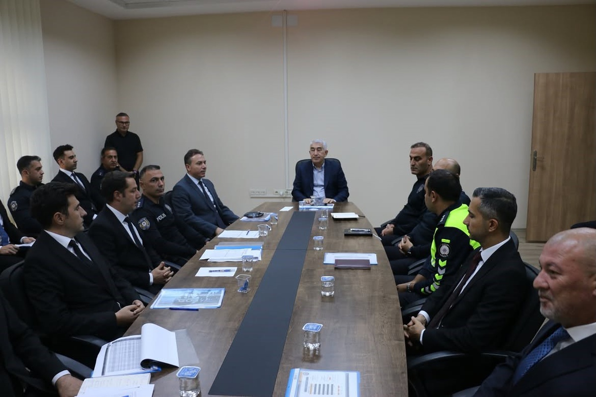 Aydın İl Emniyet Müdürü Karaduman, Söke ve Kuşadası ziyaretlerinde bilgi aldı