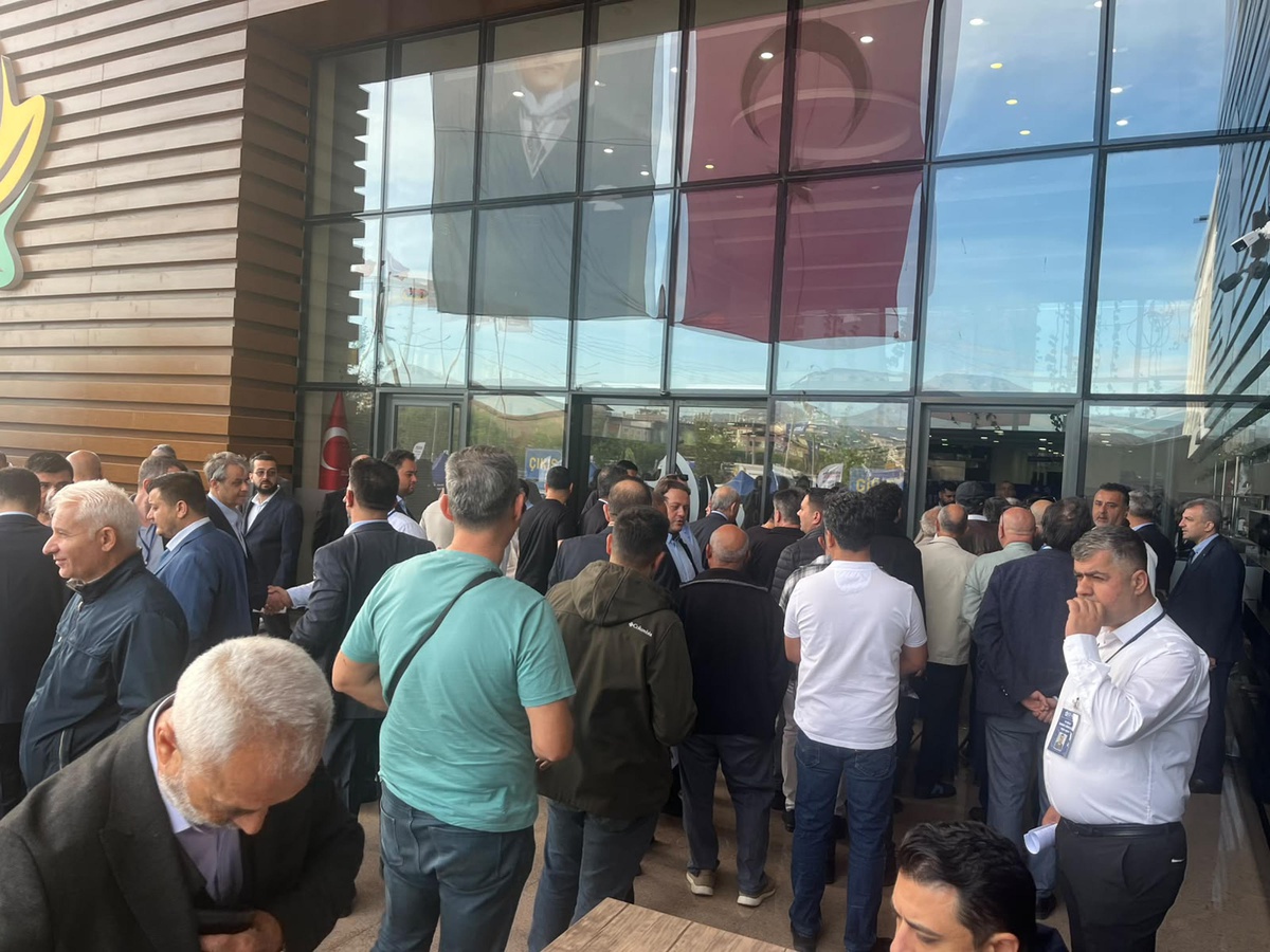 Aydın Nazilli'de Ticaret Odası seçimi öncesi arbede polis müdahalesiyle sona erdi