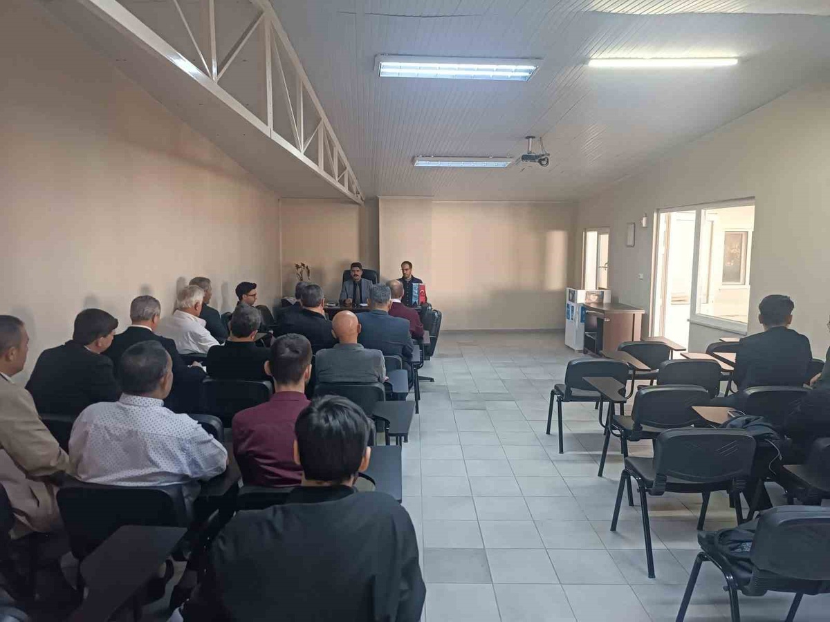 Aydın Yenipazar'da müftülük personeli aylık toplantıda din hizmetlerini ele aldı