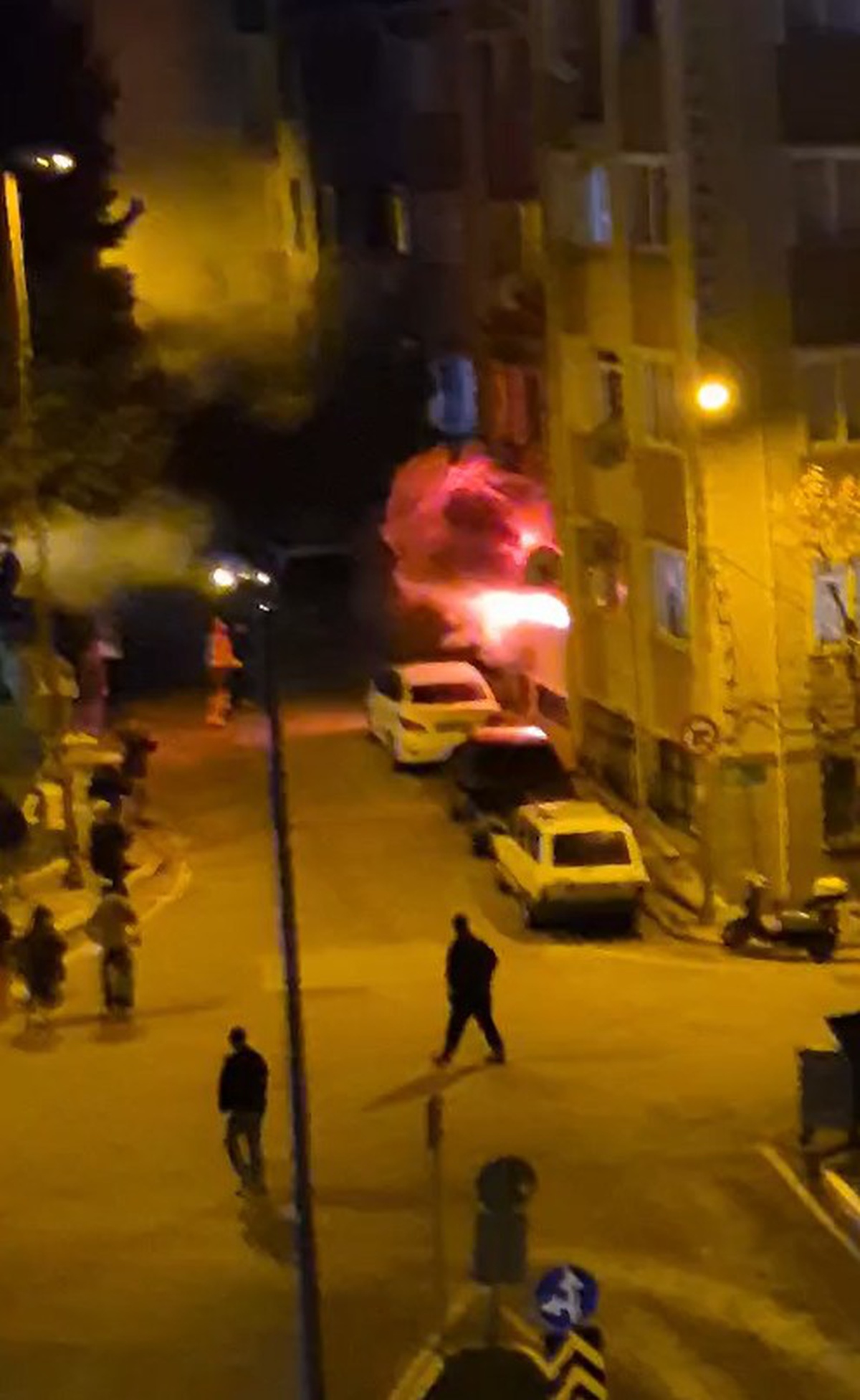 Balıkesir Bandırma'da doğal gaz patlaması sonrası çıkan yangında 6 kişi yaralandı