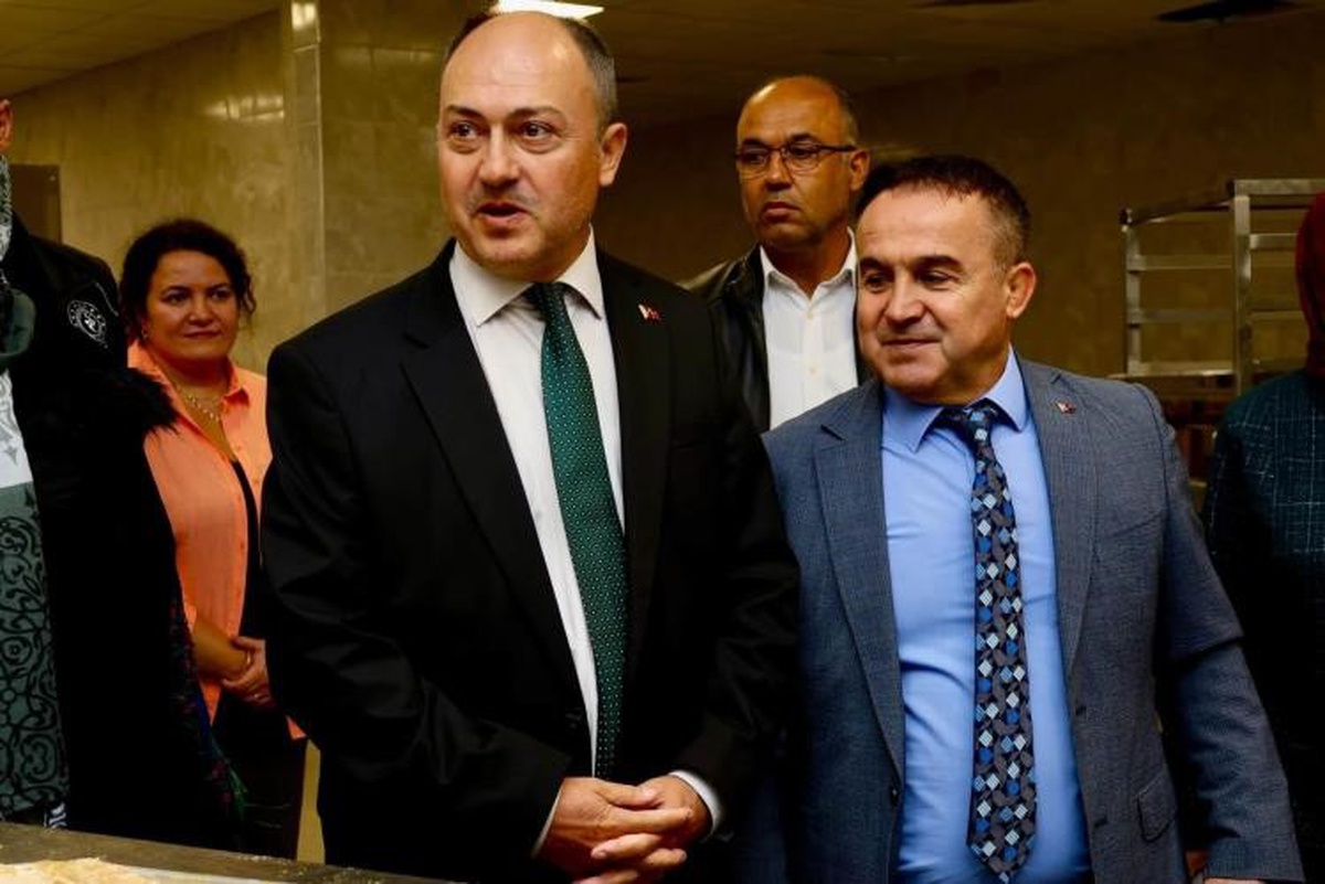 Bilecik'te yeni kız öğrenci yurdunu Vali Yardımcısı Altın ve İl Müdürü Demir inceledi