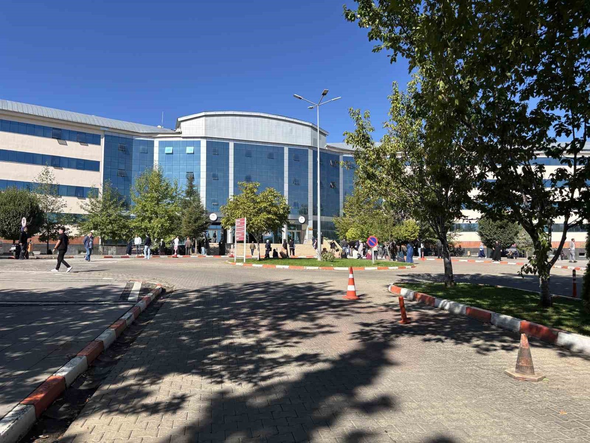 Bingöl'de KPSS ön lisans adayları 120 soruyu 130 dakikada yanıtladı