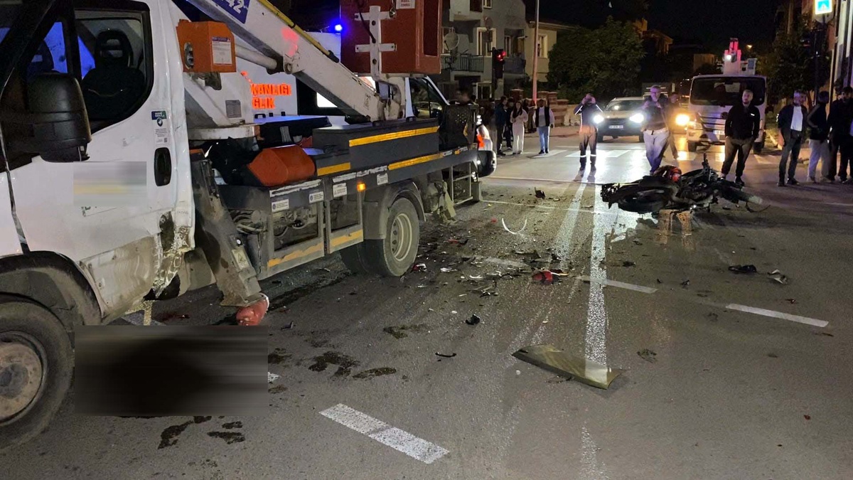 Bursa İnegöl'de sepetli vinçle çarpışan motosikletin sürücüsü hayatını kaybetti